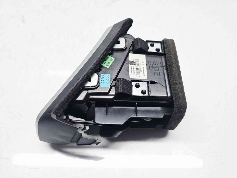 Grila aerisire centrala Nissan Qashqai (2) [Fabr 2013-2017] 687604EA0