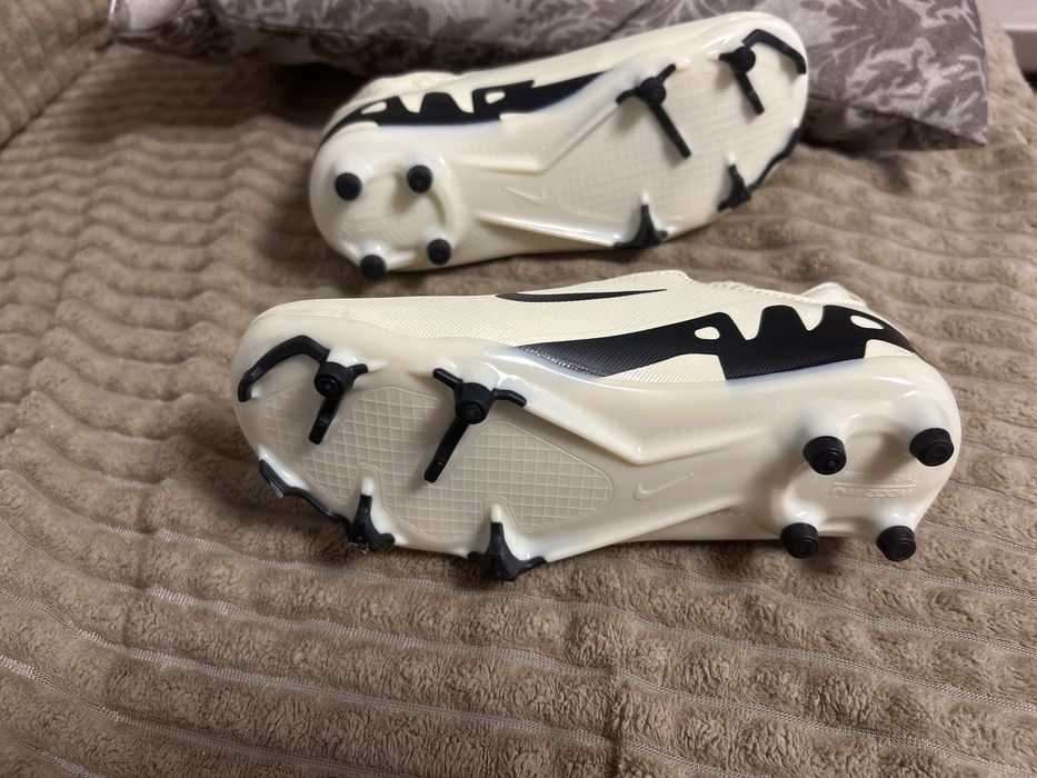 Vand ghete fotbal copii Nike Air