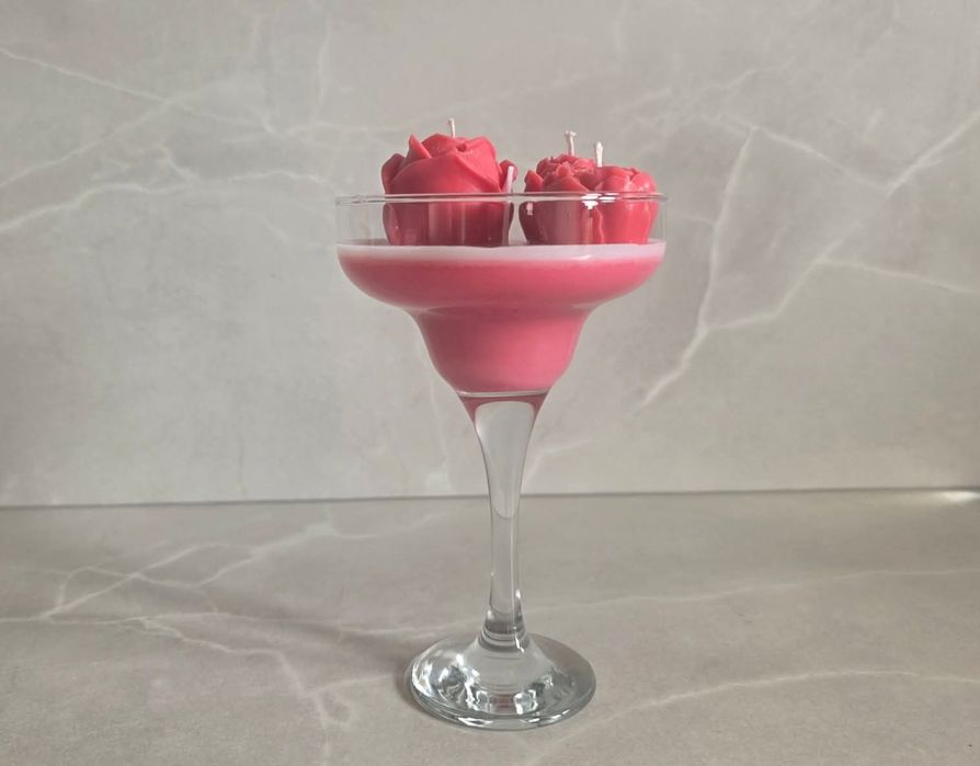 Соеви свещи в чаша