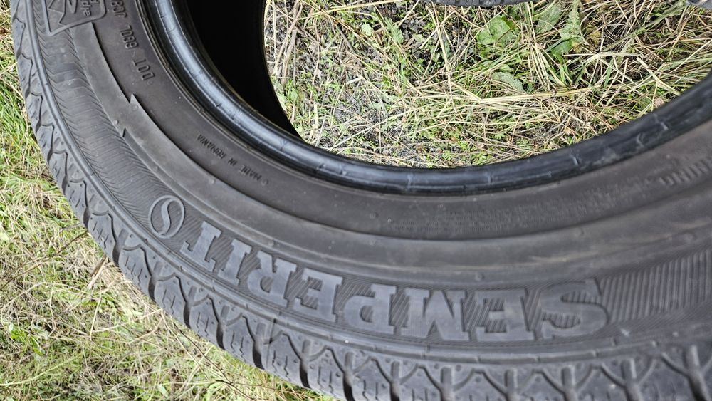 2бр гуми 215 65 16С семперит