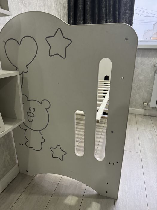 Продам манеж срочно без матрса .