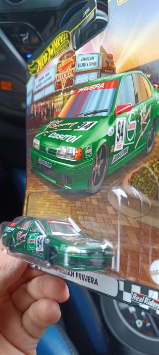 Hot wheels premium nissan primera