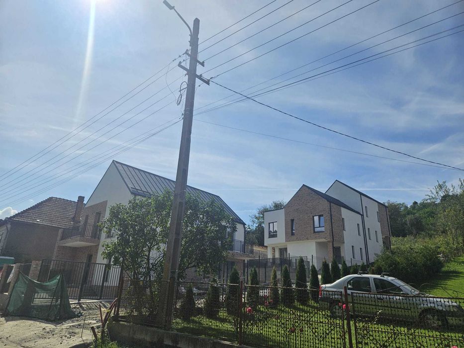 Casa de vanzare, 4 dormitoare, cu terasa rooftop