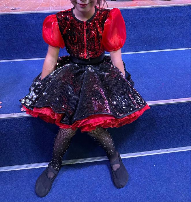 Продам платья на девочку