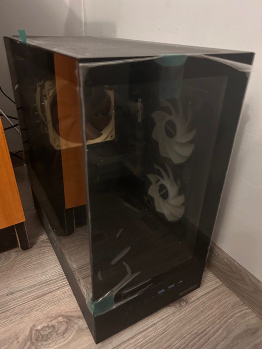 PC GAMING nou cu plastic pe el.