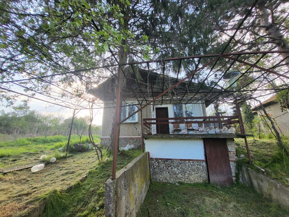 Продавам работещa  30 Кв ФтЕЦ в село Телиш на 130 км.от София