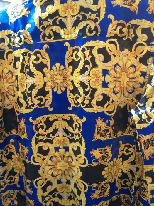 Чисто нова оригинална риза на Versace – луксозен дизайн, стилна кройка