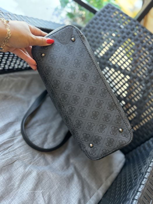 Geanta shopper Guess Noelle Elite Tote