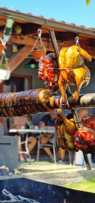 Bucatar de inchiriat  pt evenimente private, nunti, botezuri!