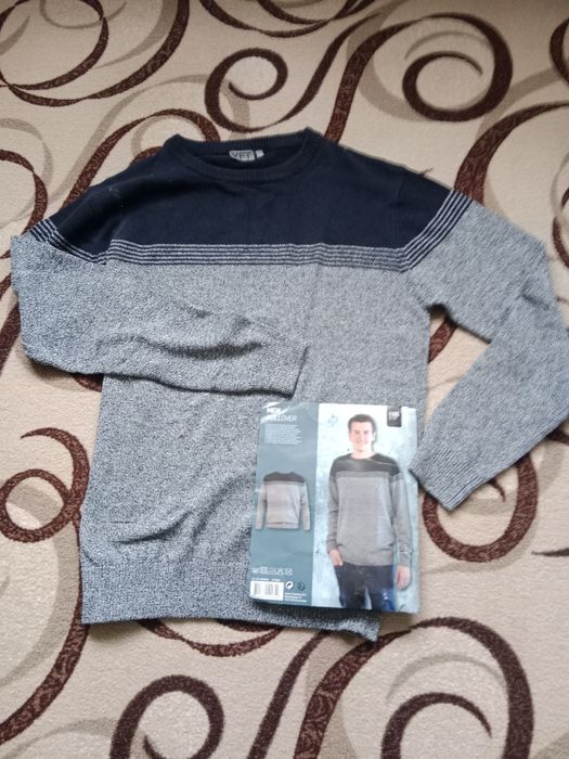 Кофты продам. По 10000т.новые.