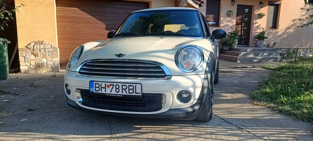 Mini ONE Vand minione din 2013 crem