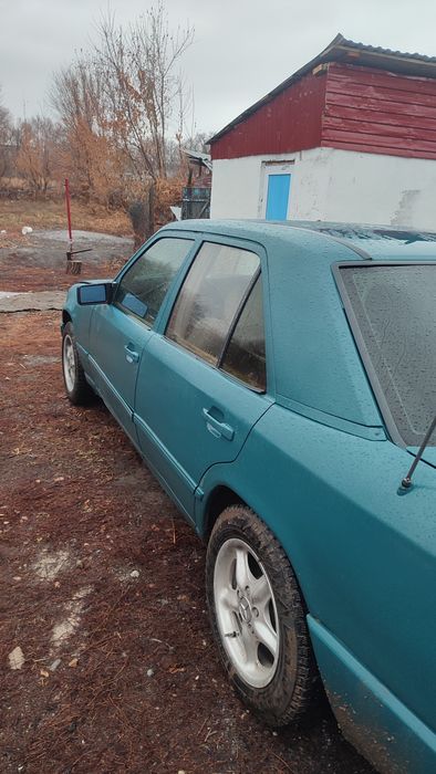 Продам Мерседес 124