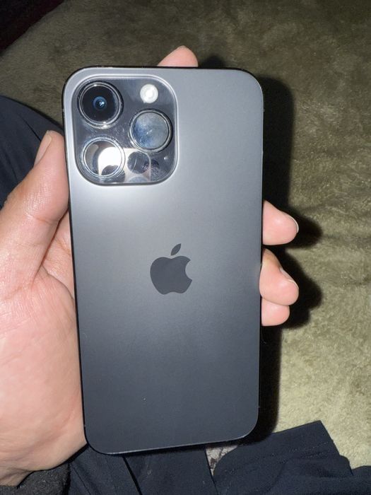 Продам Айфон 14про мах