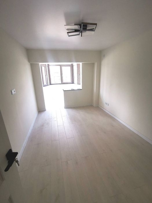 Apartament 3 camere Baia Comunala cu încălzire în pardoseala
