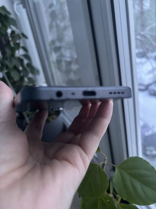 Продам смартфон Realme note 50