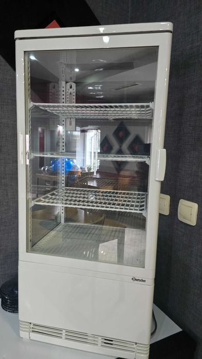 Хладилна витрина