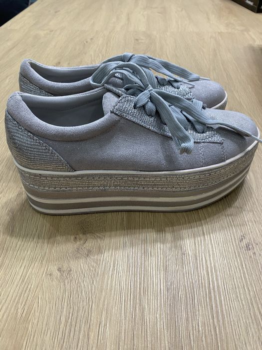 Сиви ежвдневни маратонки