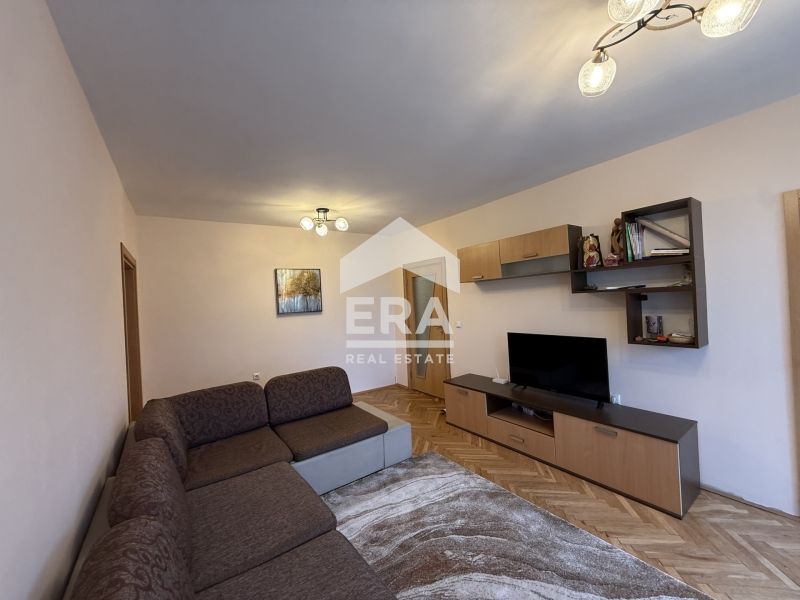 Дава се под наем Двустаен апартамент в Варна, Чайка - 60 кв.м за 520 € - Снимка #1