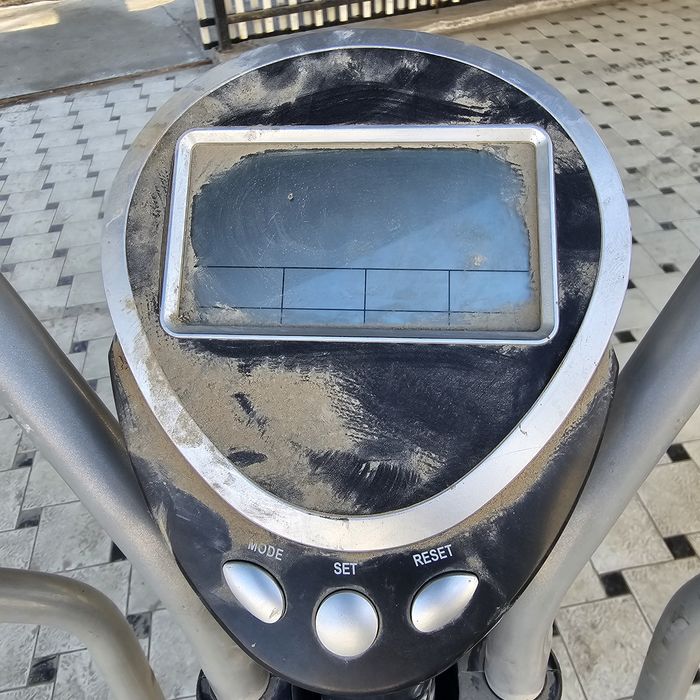 Vela tirnajor sotiladi