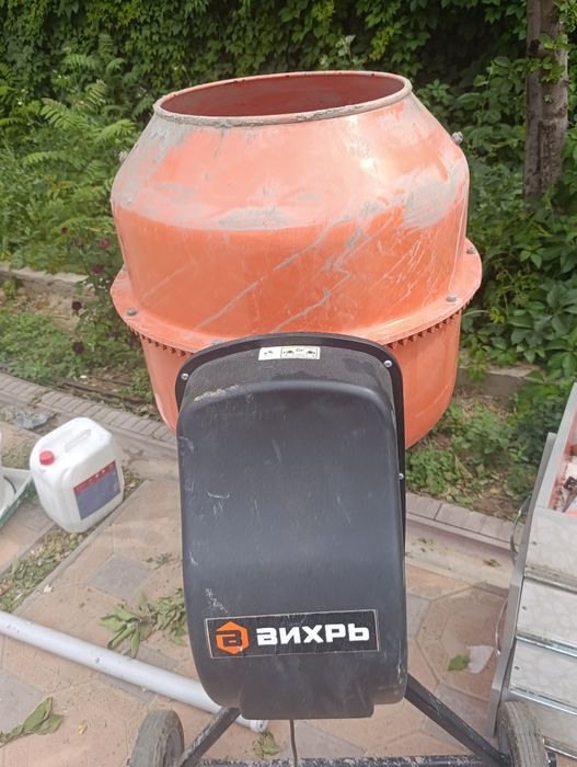 Продам бетономешалку