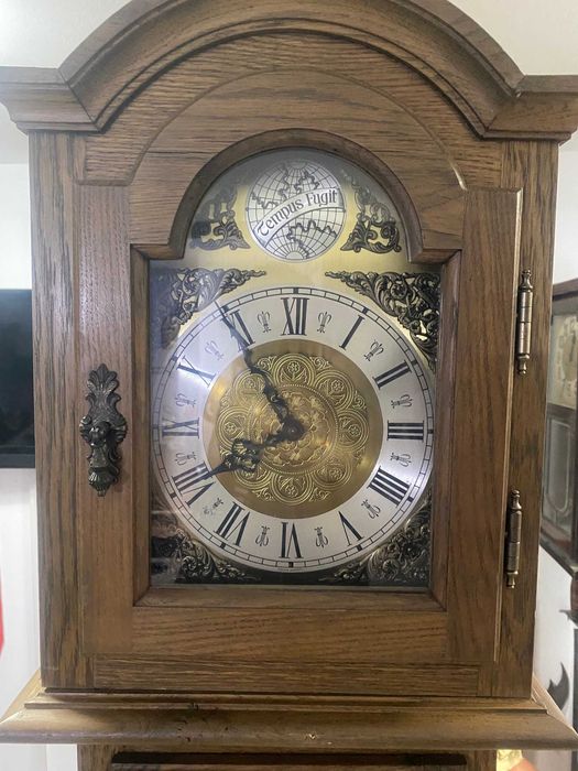 ceas de podea cu pendul si greutati