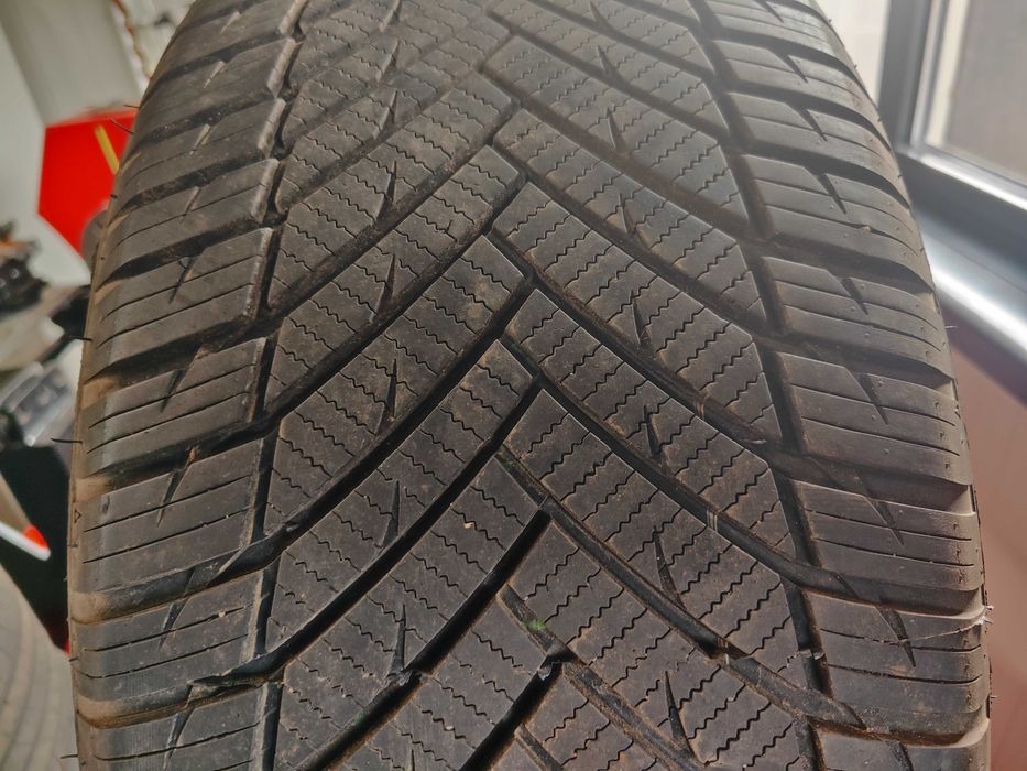 2бр.всесезонни гуми 225/45/18 Imperial