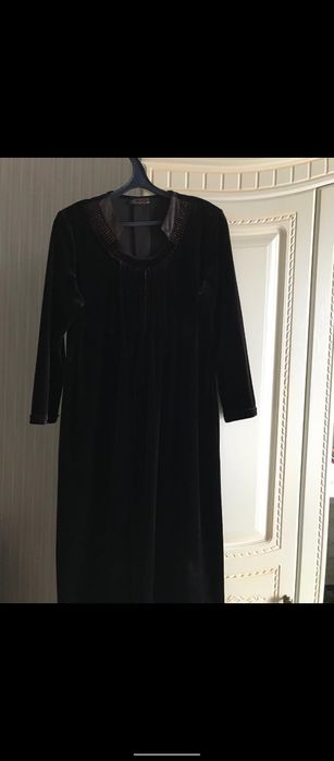 Платье женское..