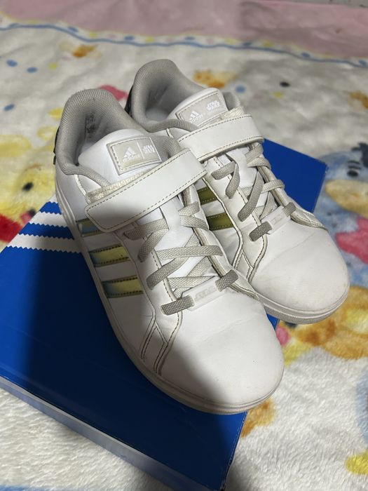 Кросовки дктские адидас