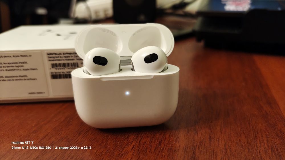 Продам Airpods 3