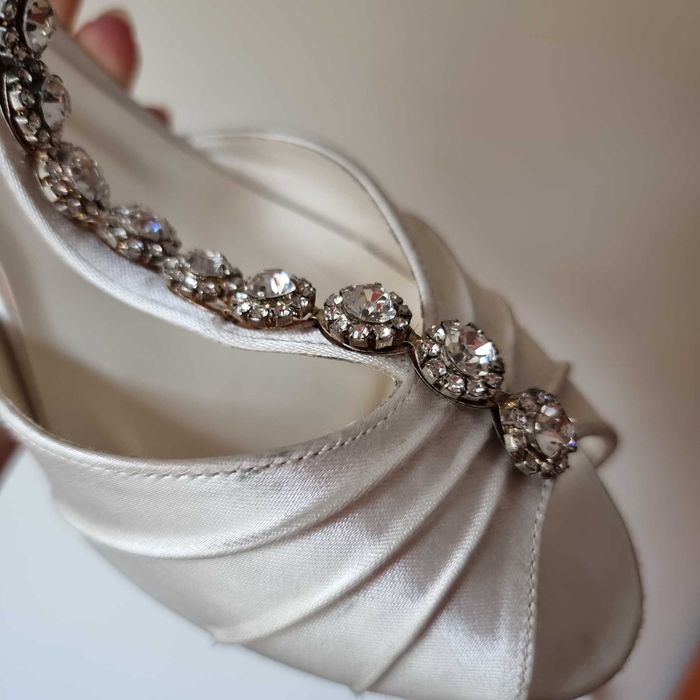 Булчински обувки на ток от сатен, размер 37 (бели сватбени сандали)