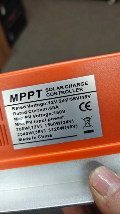 Controller Regulator tensiune MPPT 60A