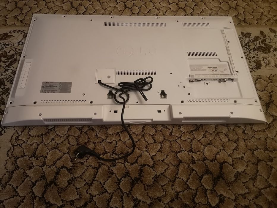 LG 42" 3D телевизор