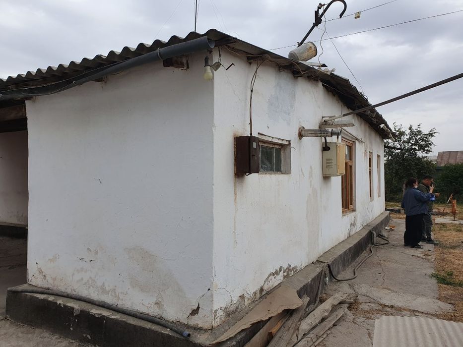 Продаётся дом 10,5 соток(4.5 соток самозахват)