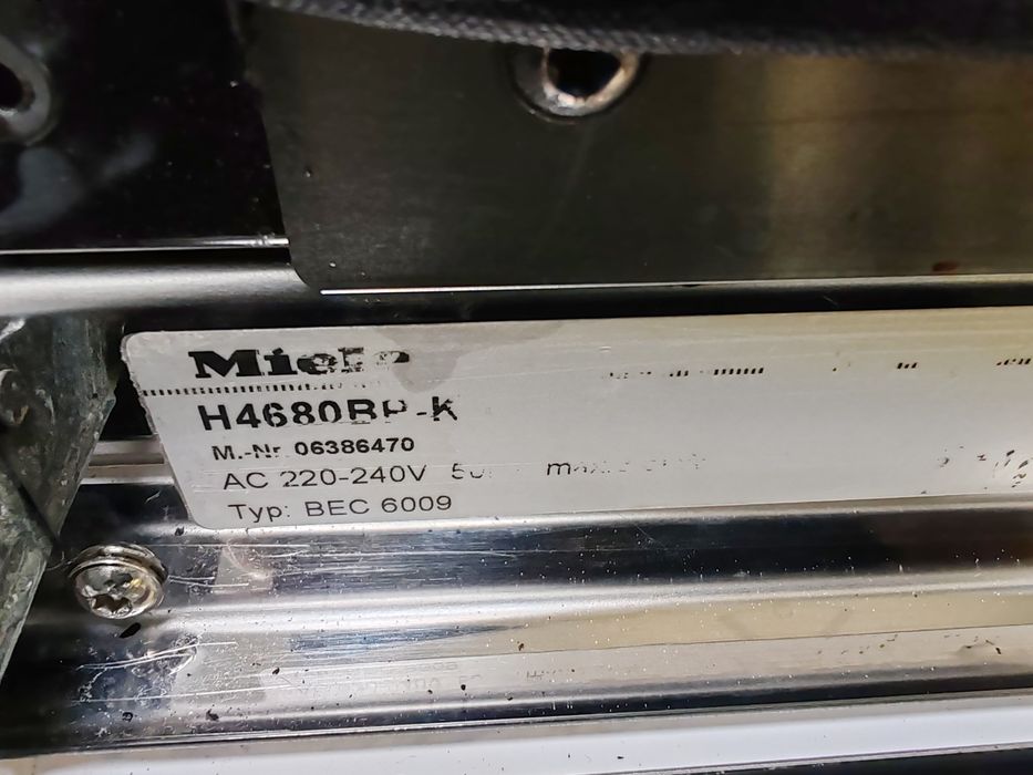 Иноксова фурна за вграждане  със само почистване Миеле Miele Made in Germany Pirolise 2 години Гаранция!