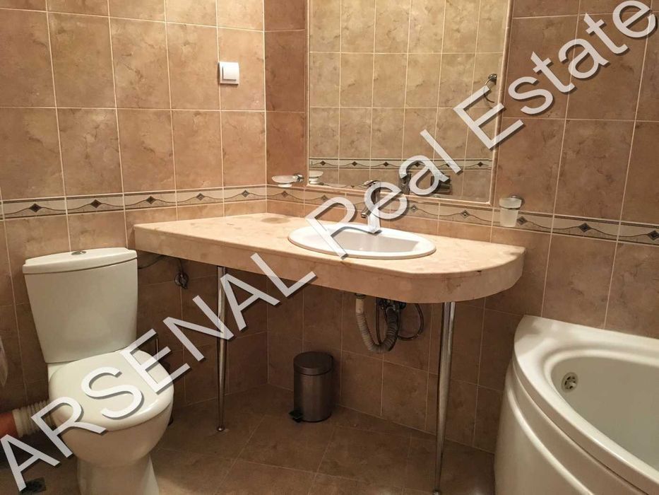 Дава се под наем Тристаен апартамент в София, Витоша - 148 кв.м за 1000 € - Снимка #3