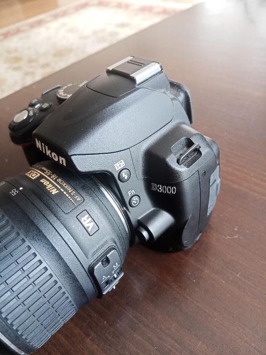 Nikon D3000 фотоаппарат