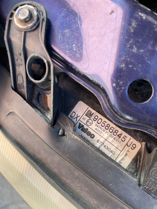 Оригинални ел. фарове Valeo за Вектра Б с монтирана LED система