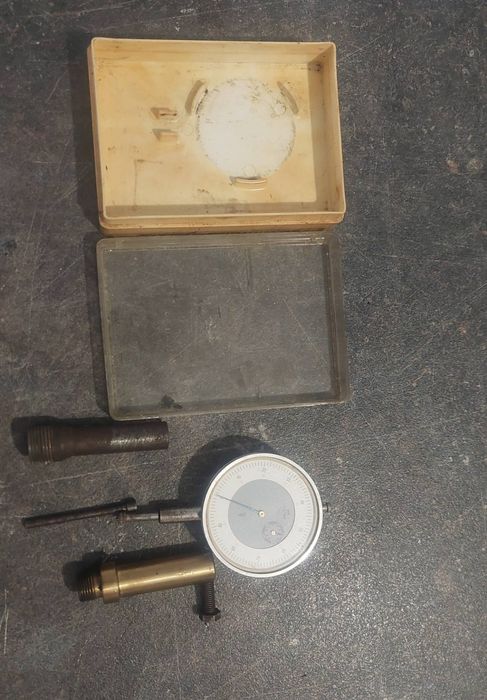 Индикаторен часовник ГДР