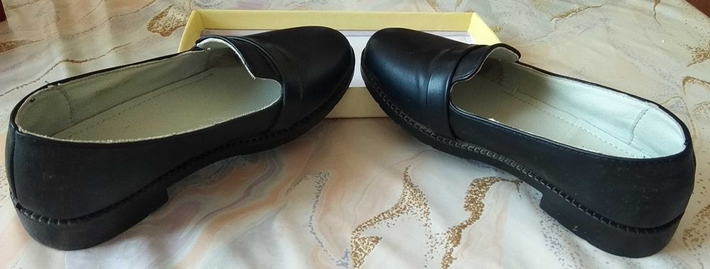 Школьные кожаные туфли 35 разм.