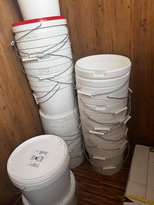 Пластиковые вёдра 10 л б/у