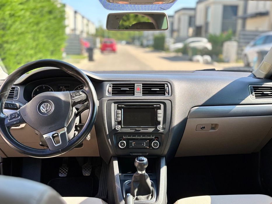 VOLKSWAGEN Jetta 2011 — imagine 4