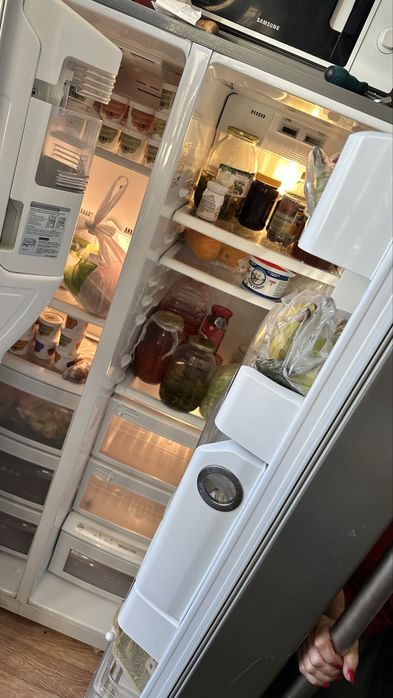 Холодильник модный