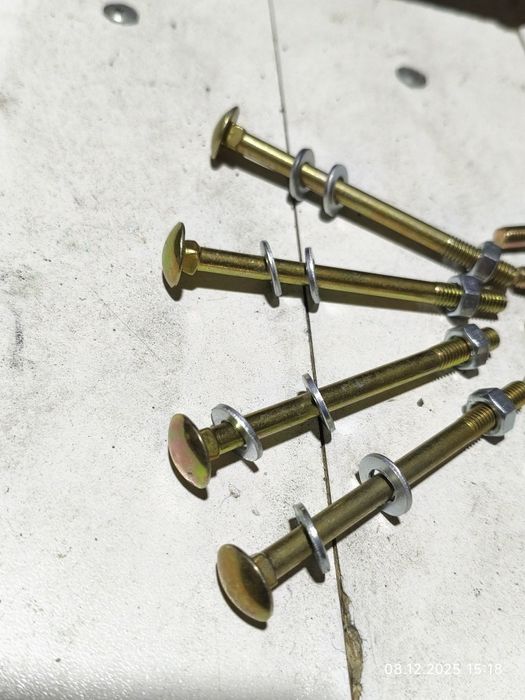 Болты мебельные в сборе