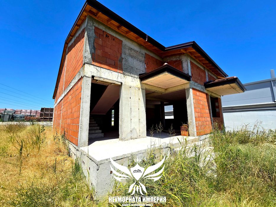 Нова двуетажна къща 294РЗП и двор 365кв.м. в Асеновград кв.Долни Воден