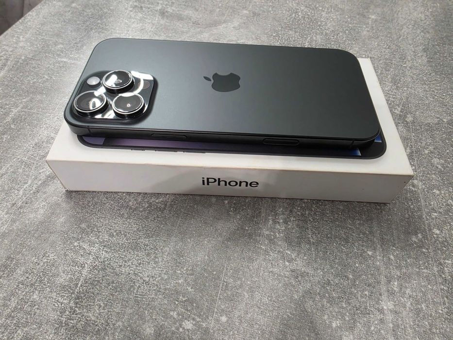 Iphone 16 pro max 256 гб като нов