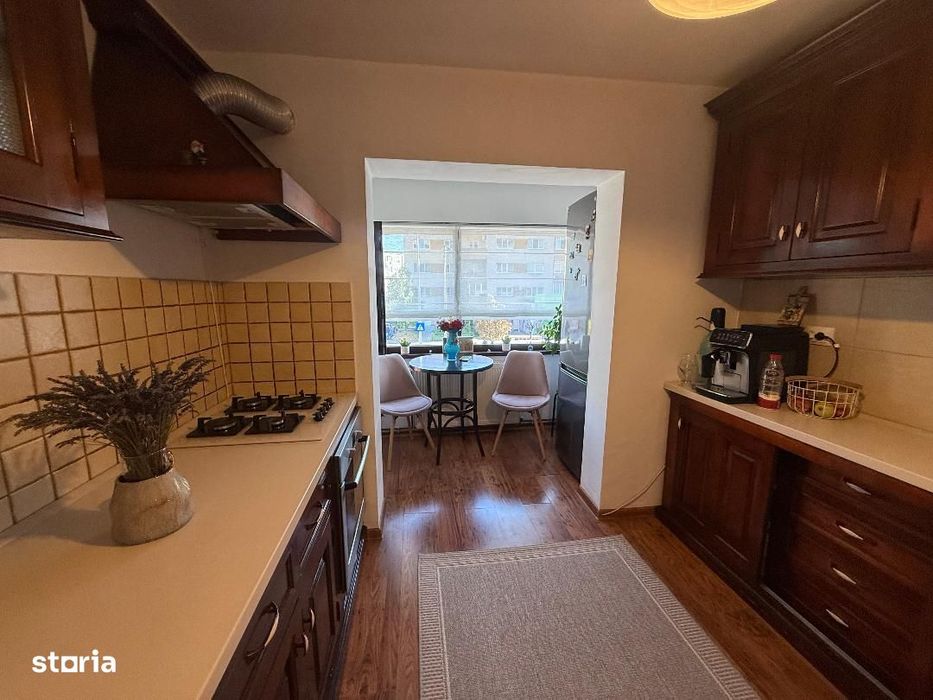 De vanzare Apartament 3 camere, zona Ampoi 3.