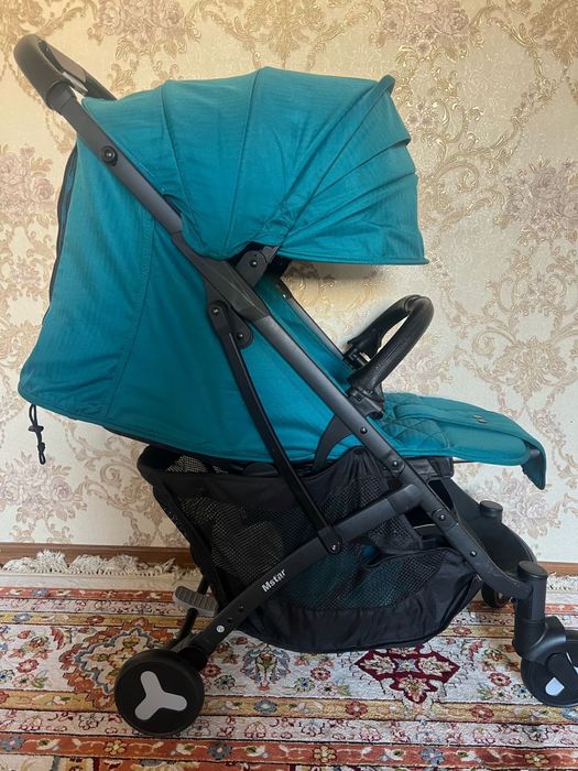 Новая удобная коляска