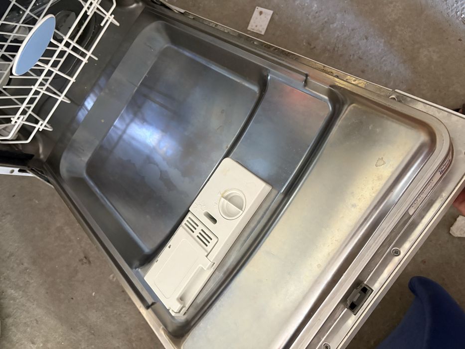Продам посудомойки Candy и Indesit IDE 44