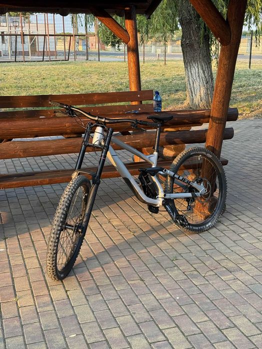 Vand Bicicleta de Downhill Cube Two15Pro 2025