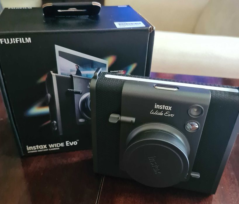 Fujifilm Instax Wide Evo Instant с чанта
